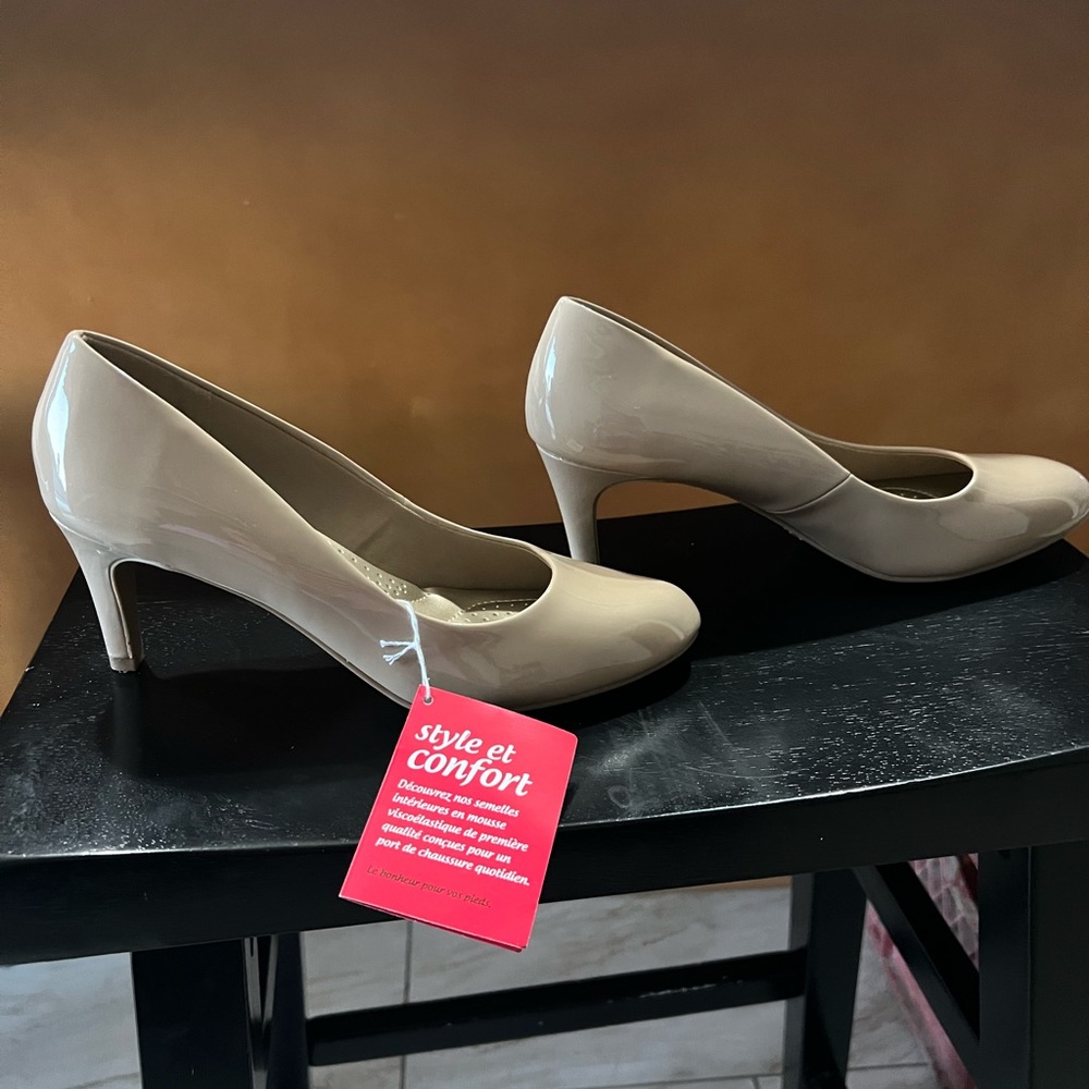 Nude heels